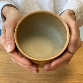 Hndlavet matcha teskl - sandfarvet